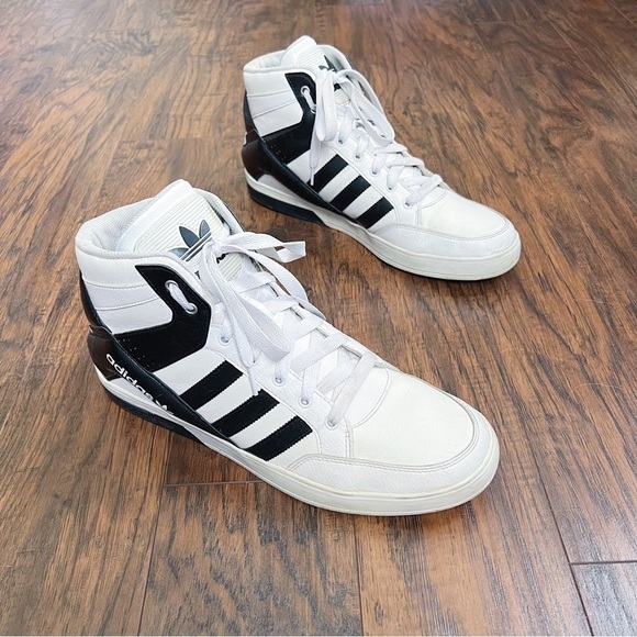 Adidas Originals • Hard Court High 3 basketball shoes white black lace up main image 7